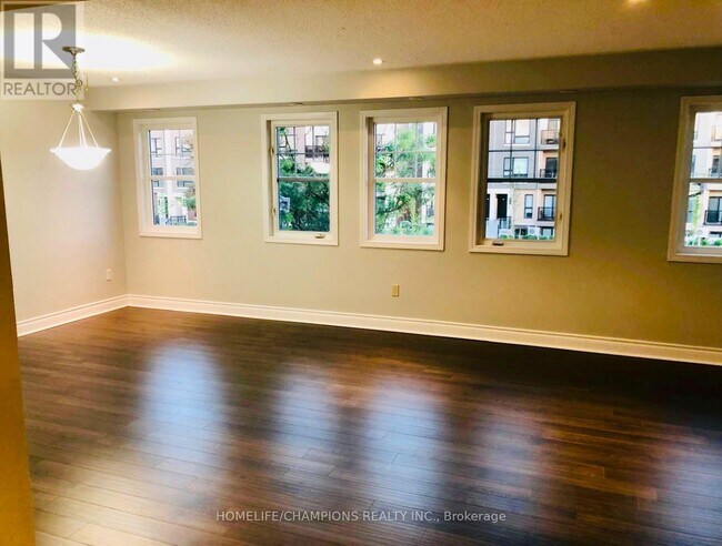 Photo du bâtiment - 8840 Sheppard Ave E