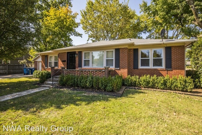 Building Photo - 3 br, 2 bath House - 302 SW "C" Street