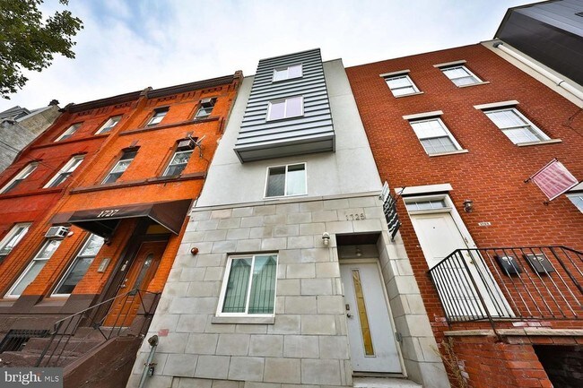 Foto del edificio - 1725 W Montgomery Ave