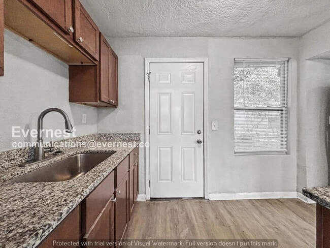 Building Photo - 1417 Claudia Spencer St