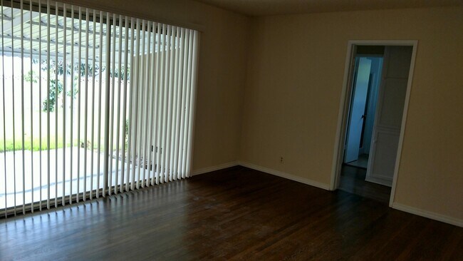 Foto del edificio - 670 Willow Ave