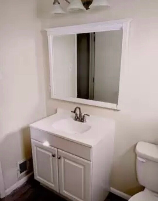 Bathroom - 8912 Bellehaven Ave NE