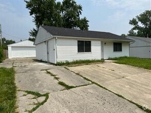 Building Photo - 2656 Sherborne Crescent