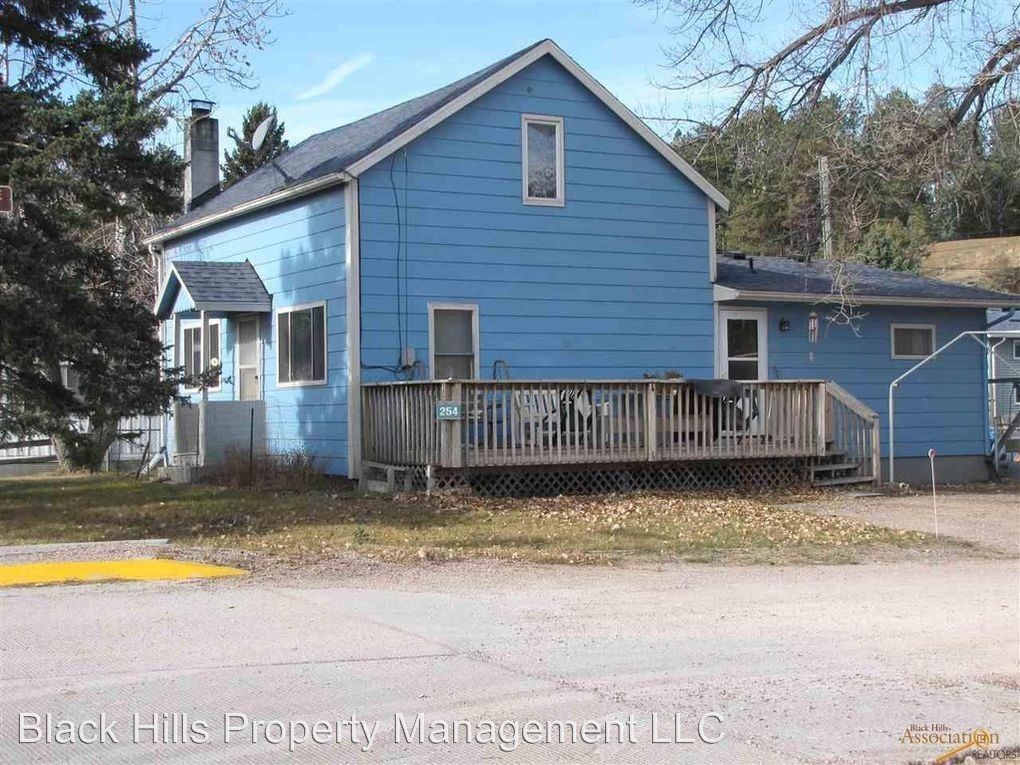 Primary Photo - 3 br, 2 bath House - 254 E Main St.