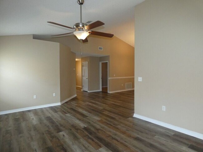 Building Photo - 4762 Ribault Ln