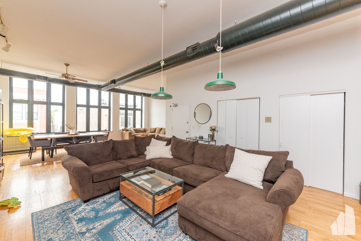 Foto principal - 1466 N Milwaukee Ave