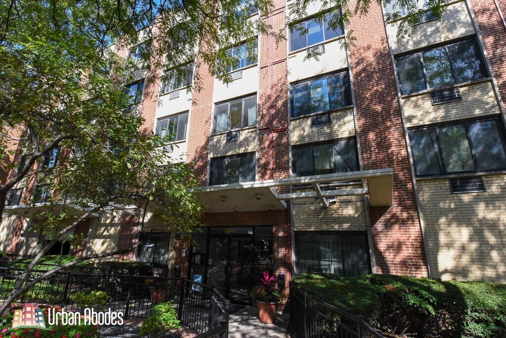 Foto principal - 539 W Roscoe St