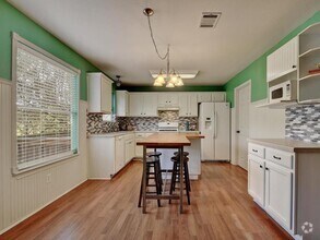 Building Photo - 1466 David Curry Dr