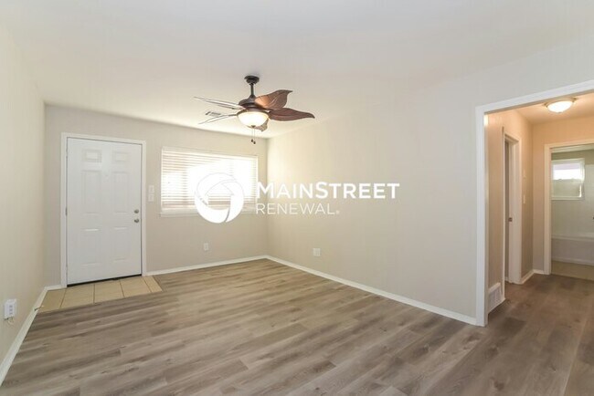 Foto del edificio - 3 Bedroom Pet-Friendly Home in MOORE, OK with Main Street Renewal