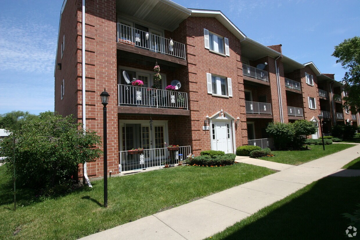 Building Photo - 1716 Sable Ln