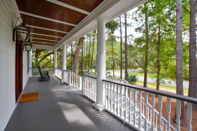 Building Photo - Gorgeous Home in Beresford Hall Community