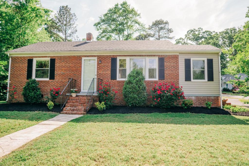 Primary Photo - 2846 Bon Oaks Lane