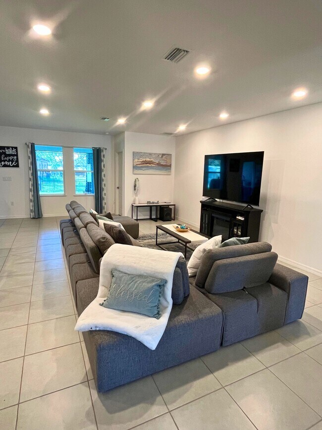 Sala de estar - Área común - 12259 Chastain St