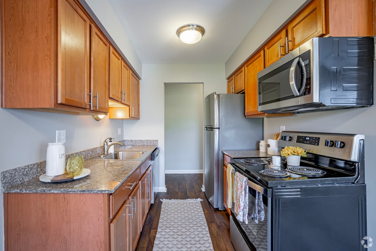 Primary Photo - Woodridge Apartments