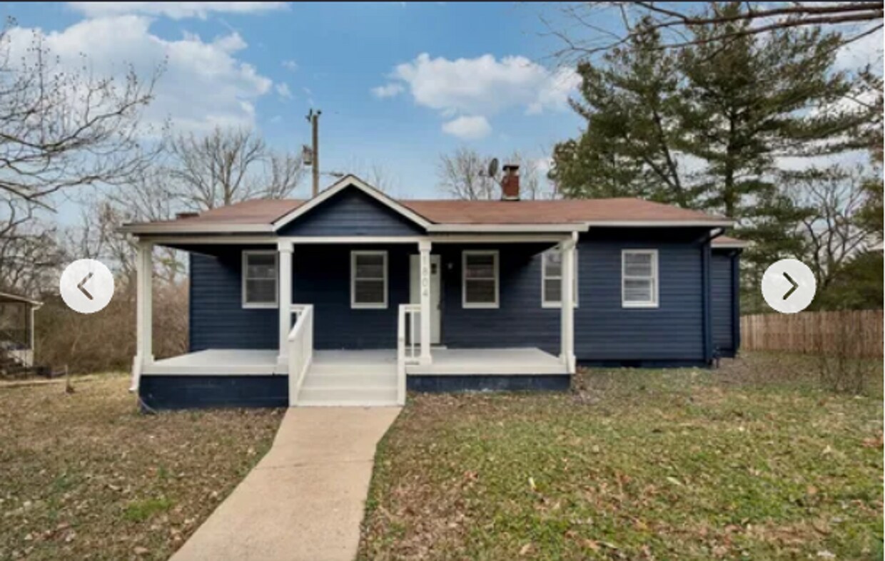 Foto principal - Charming 3BR Home in Old Hickory – Bright,...