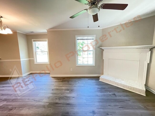 Foto del edificio - Carpetless 2 BD 2.5 Bath 2 Story Quadplex ...