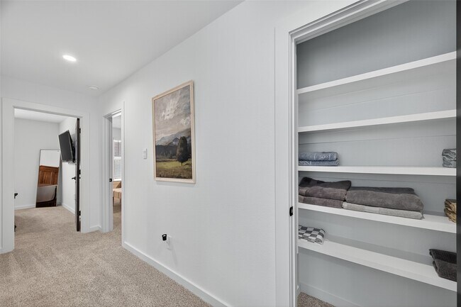 Foto del edificio - 3233 Creston Gate Dr