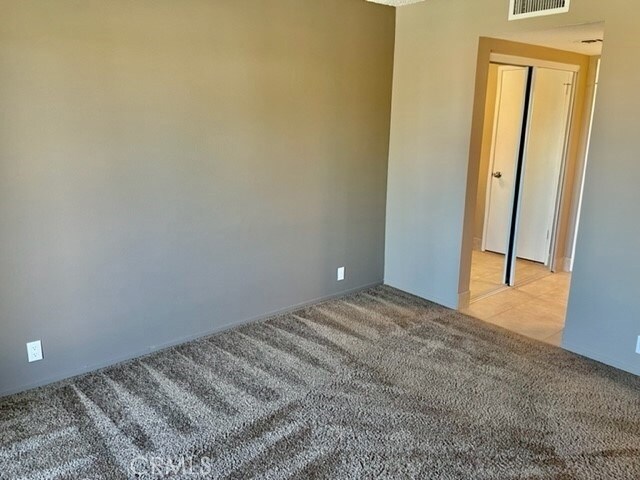 Foto del edificio - 51080 Eisenhower Dr