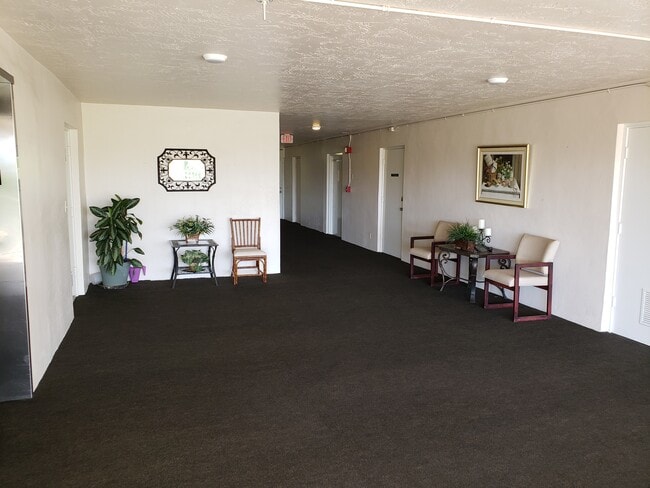 fifth floor lobby - 2681 S Course Dr