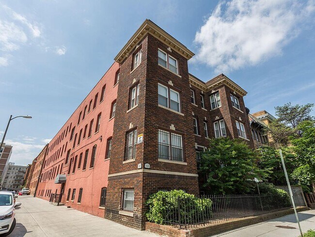 Foto del edificio - 1420 Harvard St NW