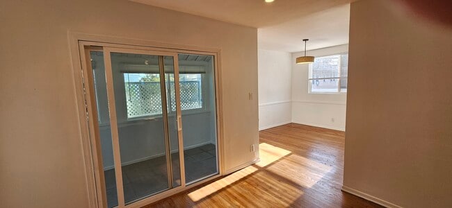 Building Photo - 1227 S Holt Ave