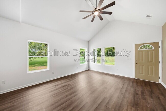 Foto del edificio - 1533 S Battleground Ave