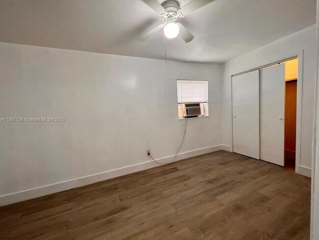 Foto del edificio - 1028 NW 100th Terrace