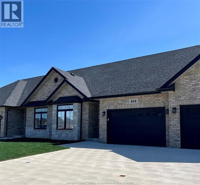 Photo du bâtiment - 402 Westcott Rd