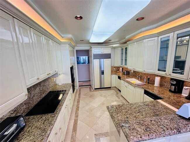 Foto del edificio - 6001 N Ocean Dr