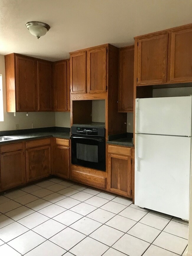 Building Photo - 850 Camino Lindo