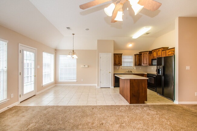 Building Photo - 938 Classic Cove