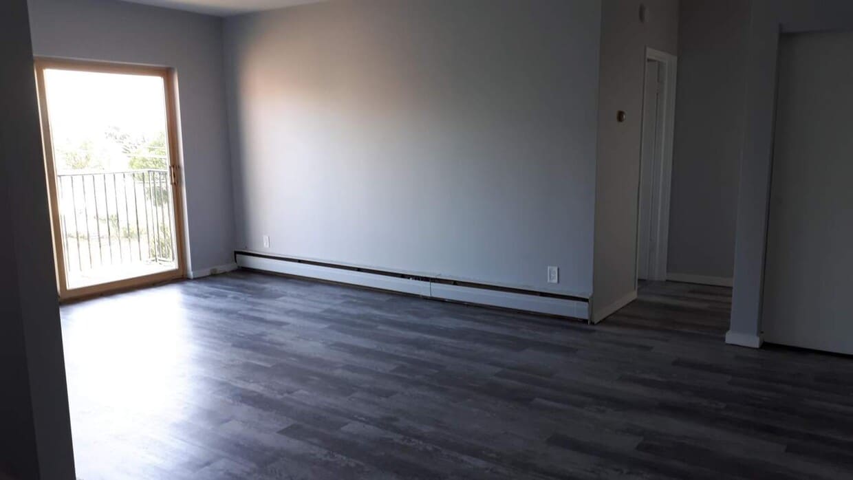 Primary Photo - DURAND TERRACE APARTMENTS