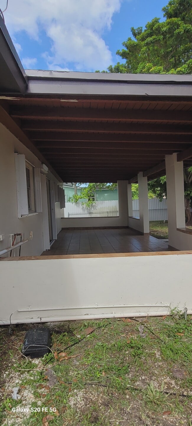 Building Photo - 10472 SW 46th St