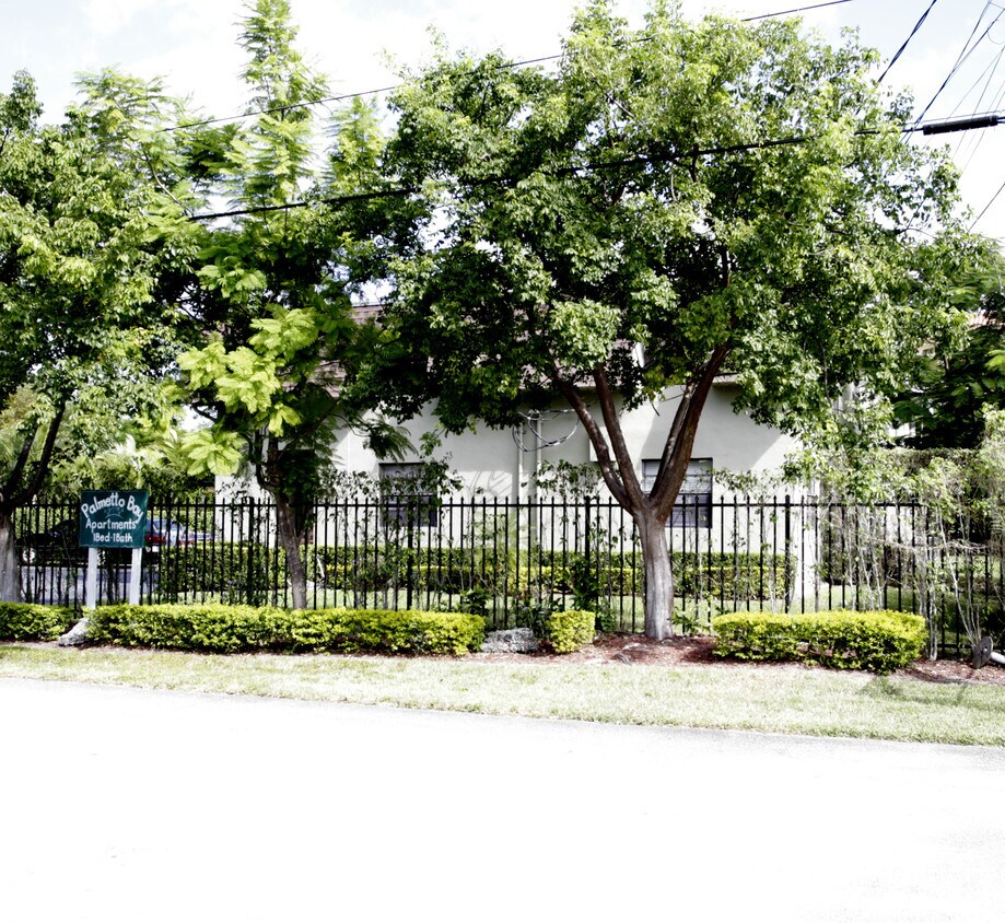 Foto del edificio - 9751 Wayne Ave