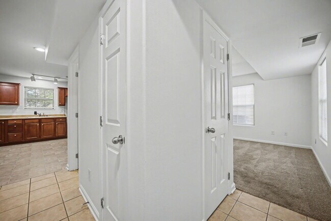 Building Photo - 2540 Sun Seeker Ct