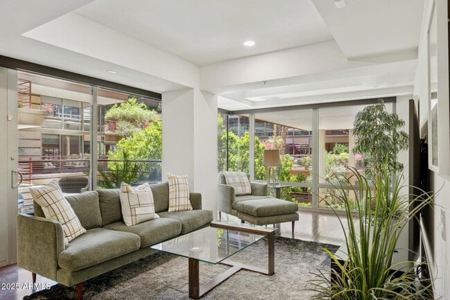 Building Photo - 7151 E Rancho Vista Dr