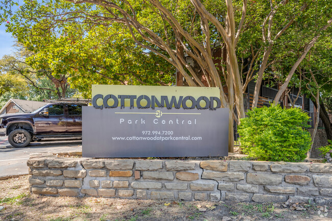 Building Photo - Cottonwood