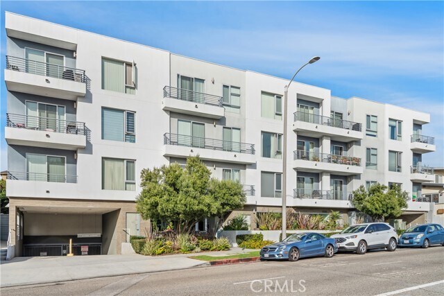 Foto del edificio - 7857 W Manchester Ave