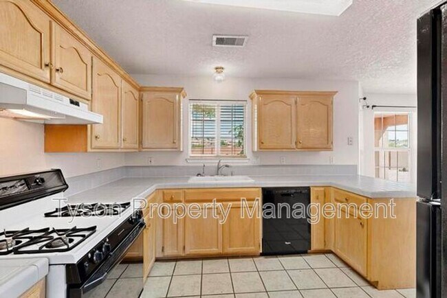 Foto del edificio - 10409 Cedar Springs Dr NW