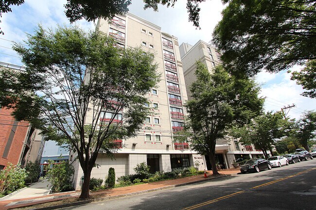 Building Photo - 7915 Eastern Ave