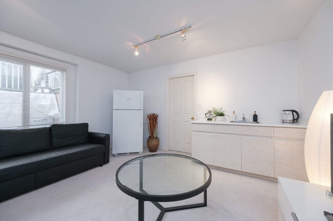 Photo du bâtiment - 1122 W 41st Ave