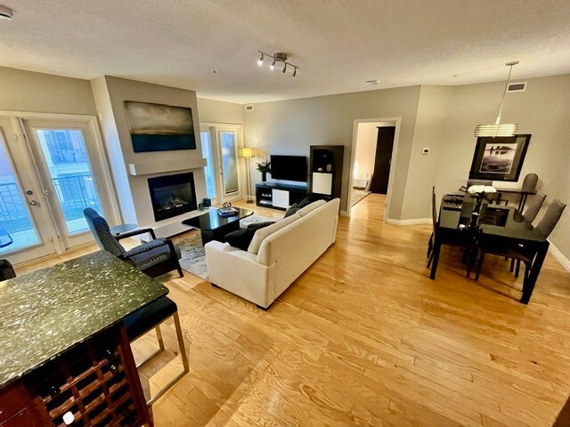 Building Photo - 9819 96A St NW