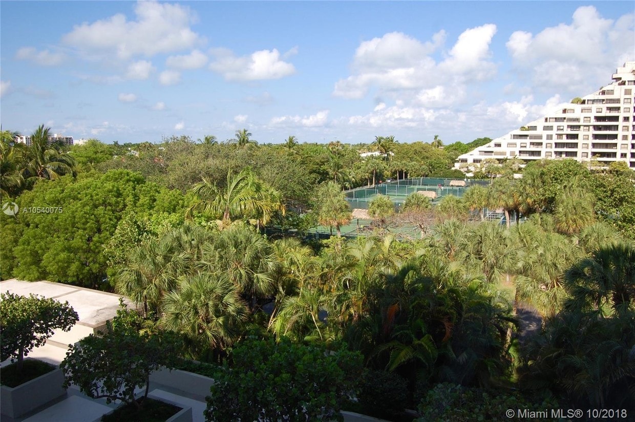 201 Crandon Blvd Unit 406, Key Biscayne, FL 33149 Condo for Rent in