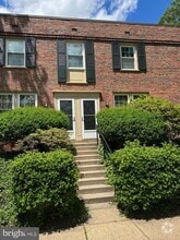 Building Photo - 1303 S Barton St
