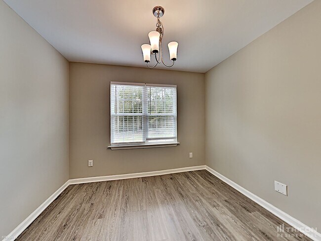 Building Photo - 305 Bramble Bush Trail
