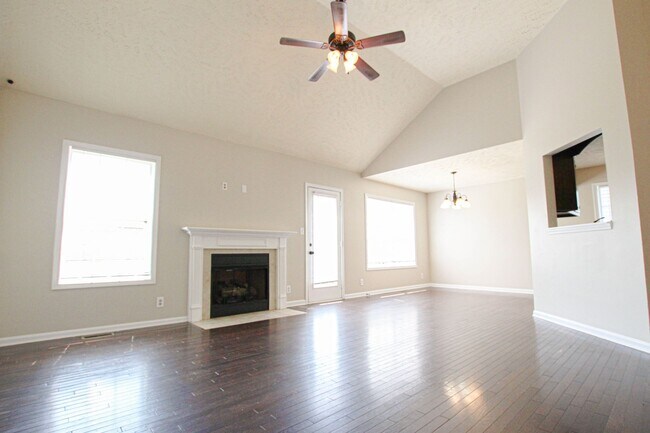 Foto del edificio - Pet Friendly Three Bedroom!