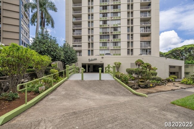 Foto del edificio - $2400 /1 Bed/ 1 Bath/ 1 Parking IN NUUANU