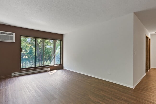 Living Room - 430 Mendota