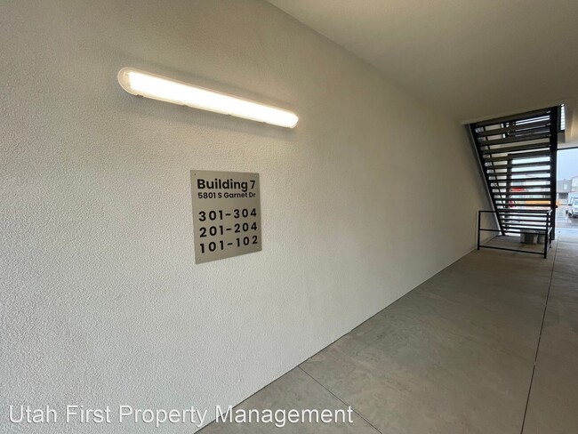 Building Photo - 2 br, 2 bath House - 5801 S Garnet Dr #7-202