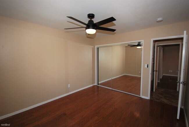 Building Photo - 4 br, 2.5 bath House - 6494 Edmonton Avenue